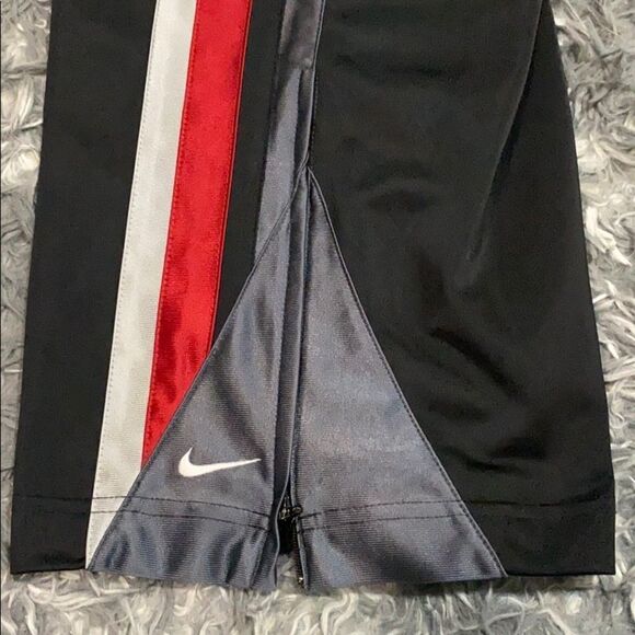 Nike Joggers running Pants sweat pants in EUC Size XL (18-20) - Picture 2 of 4